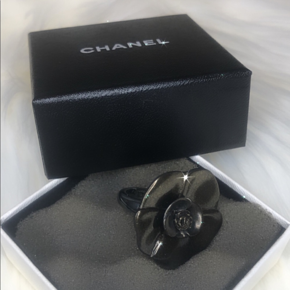 $400 Authentic Chanel camellia ring jewellery